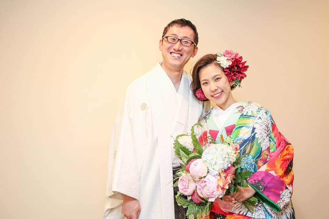 八雲迎賓館 【結婚式 パーティ 記念日 人生儀礼】福井さんのインスタグラム写真 - (八雲迎賓館 【結婚式 パーティ 記念日 人生儀礼】福井Instagram)「. . ♡八雲の卒花さんレポ♡ 2019年6月挙式　N様 . 新婦様は華やかで個性的な色打掛♡ 紫陽花を取り入れた色打掛用のブーケもとてもお似合いでした(#^^#) . お召いただいたお衣裳は… @modecollectionmiwa　より 和装ブランド「hanayome」のボタニカル柄打掛です。 . . #八雲迎賓館  #神前式　#結 #むすび式 #色打掛　#hanayome #ボタニカル柄　#個性的 #福井 #福井県 #福井市 #結婚式 #結婚式場 #福井結婚式 #福井結婚式場 #福井の結婚式場 #結婚式レポ #八雲の卒花さん #photolinx　#フォトリンクス #スナップ　#専属カメラマン」9月7日 11時18分 - yakumogeihinkan