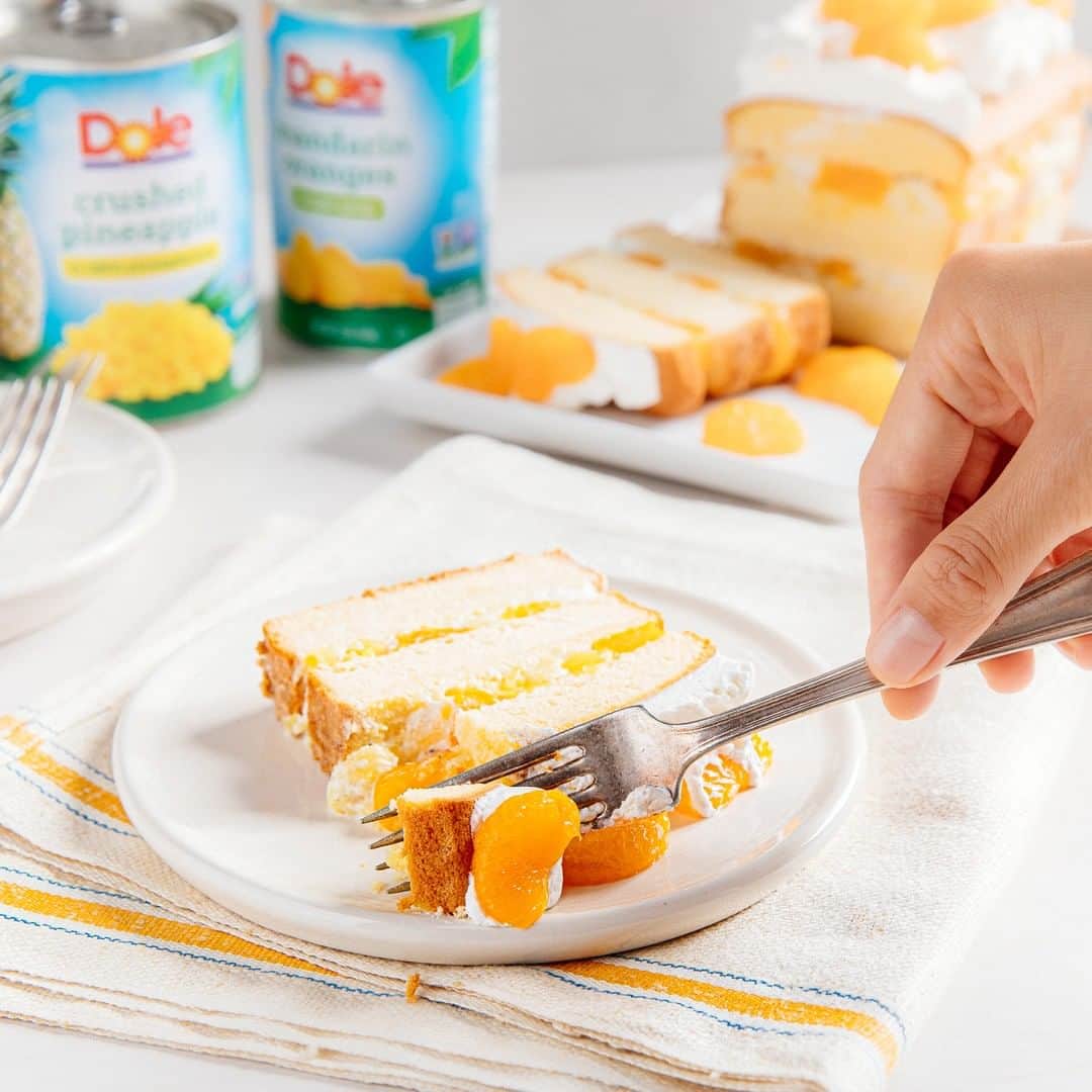 Dole Packaged Foods（ドール）のインスタグラム：「Dessert is always a good idea – making our Mandarin Pineapple Ice Cream Cake from layers of your favorite ice cream, fluffy cake, and fruit is even better! #DoleRecipes」