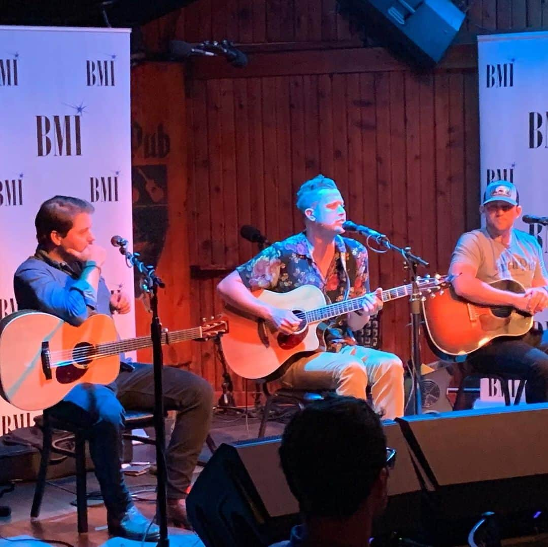 Broadcast Music, Inc.さんのインスタグラム写真 - (Broadcast Music, Inc.Instagram)「This week in #BMITexas we had our second Saxon Songwriter Series showcase. Thanks to everyone who came out to @thesaxonpub for support and DOUBLE thanks to our incredible talent: @robbairdmusic, @keelandonovan, @hannahhagar, @colby_keeling, @paulvalmusic and @legendre! 🎶」9月7日 2時31分 - bmi