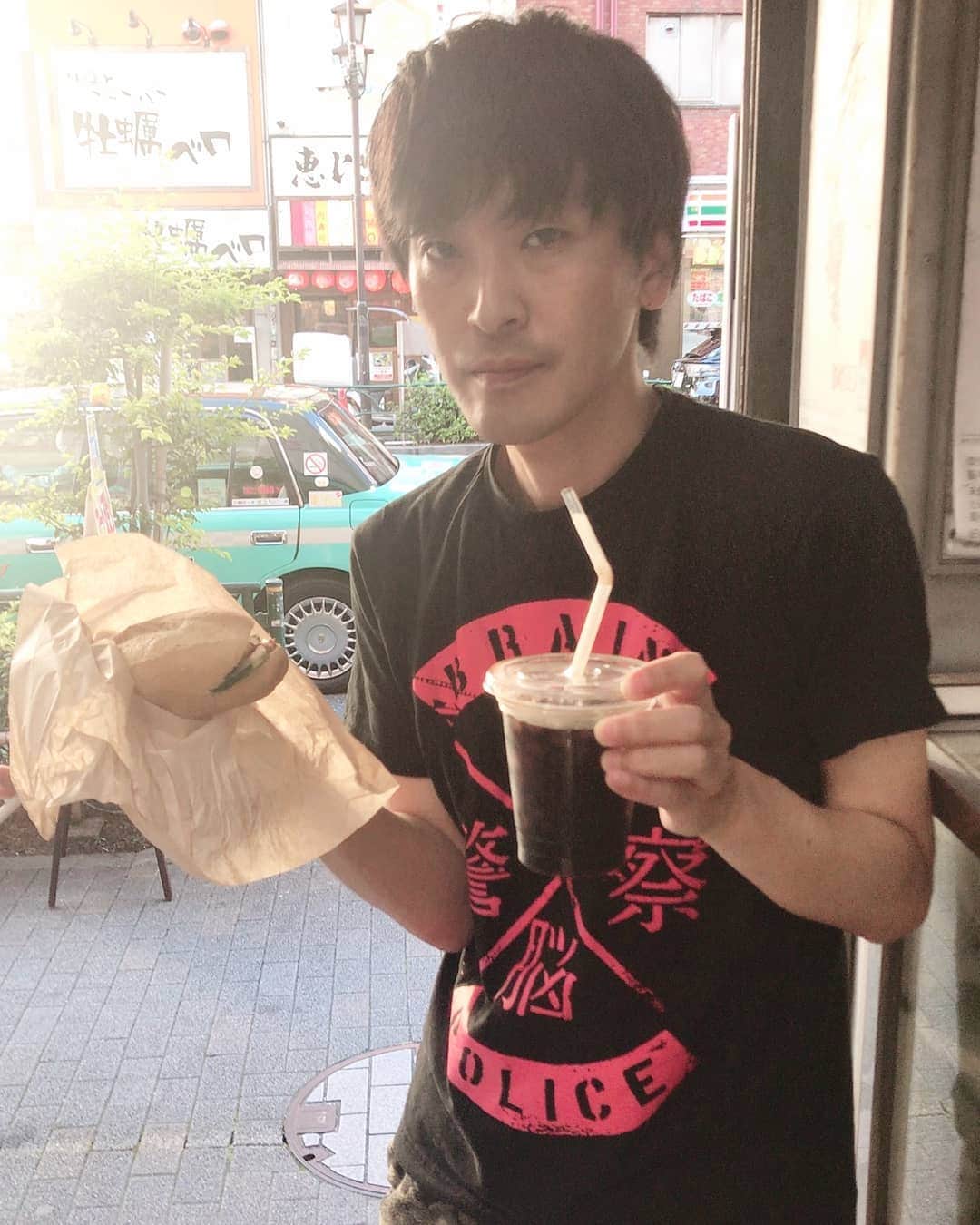 町田星児さんのインスタグラム写真 - (町田星児Instagram)「バインミーandベトナムコーヒー。めちゃくちゃうまい。こんなうまい食べ物が日本中に広まってないのが謎。 #エビスバインミーベーカリー」9月7日 2時42分 - machidaseiji