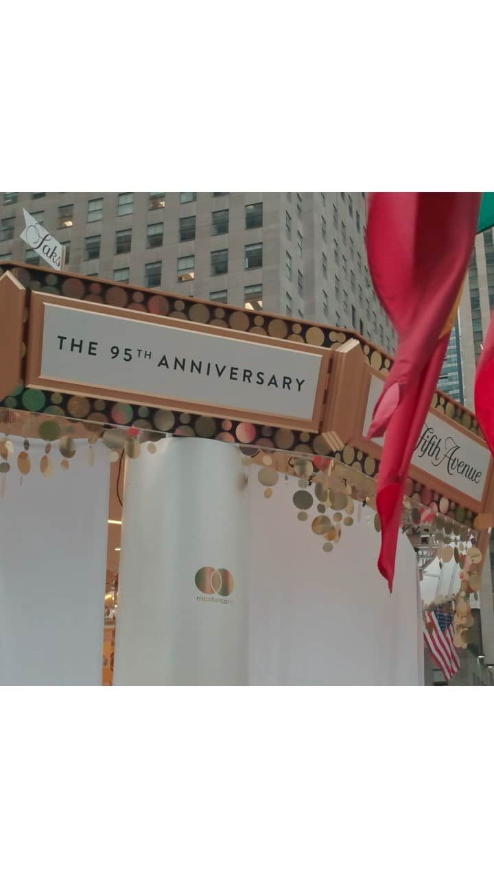 Saks Fifth Avenueのインスタグラム