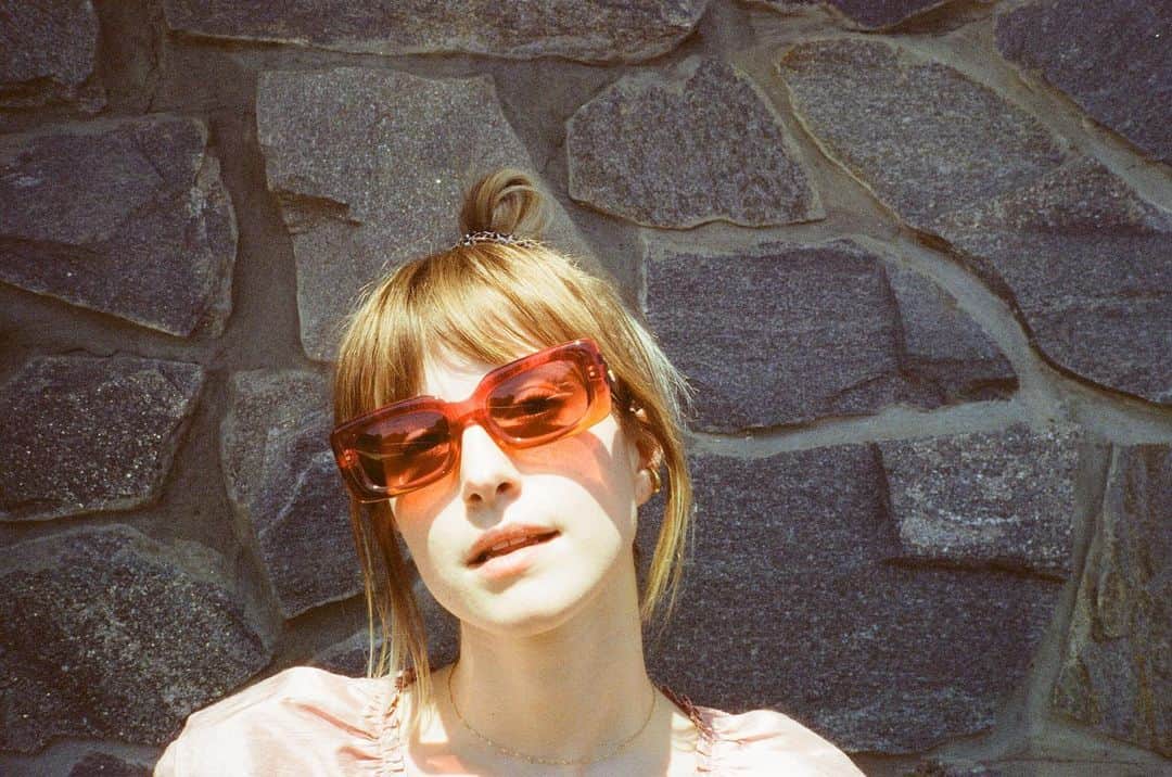 Paramoreさんのインスタグラム写真 - (ParamoreInstagram)「We made some glasses with the crew at @crapeyewear. The Rosie Boy by Paramore, out now at crapeyewear.com/paramore 📸: @zacfarro」9月7日 4時02分 - paramore