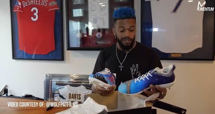 デライノ・デシールズ・ジュニアのインスタグラム：「Pt. 2 “Behind the seams” with @watch_momentum @foxsportssw and @deepellumdenim 😁」