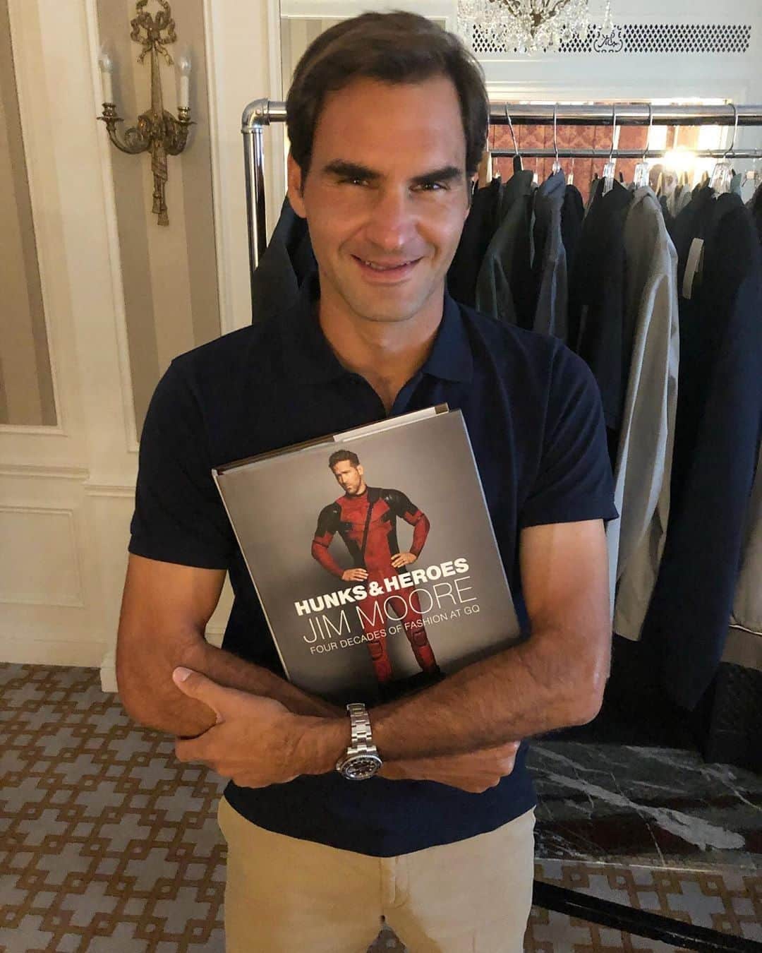 GQさんのインスタグラム写真 - (GQInstagram)「Everyone wants to get their hands on @JimMooreGQ's new book, including @RogerFederer! Get your copy of #HunksAndHeroes at the link in bio.」9月7日 4時30分 - gq