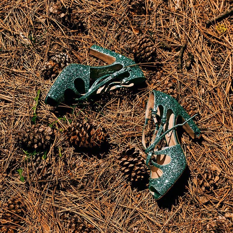 Miu Miuさんのインスタグラム写真 - (Miu MiuInstagram)「Dazzling sandals from the behind-the-scenes of #MiuMiuFW19 campaign.  #MiuMiuBTS by @Steve__Mackey」9月7日 4時30分 - miumiu
