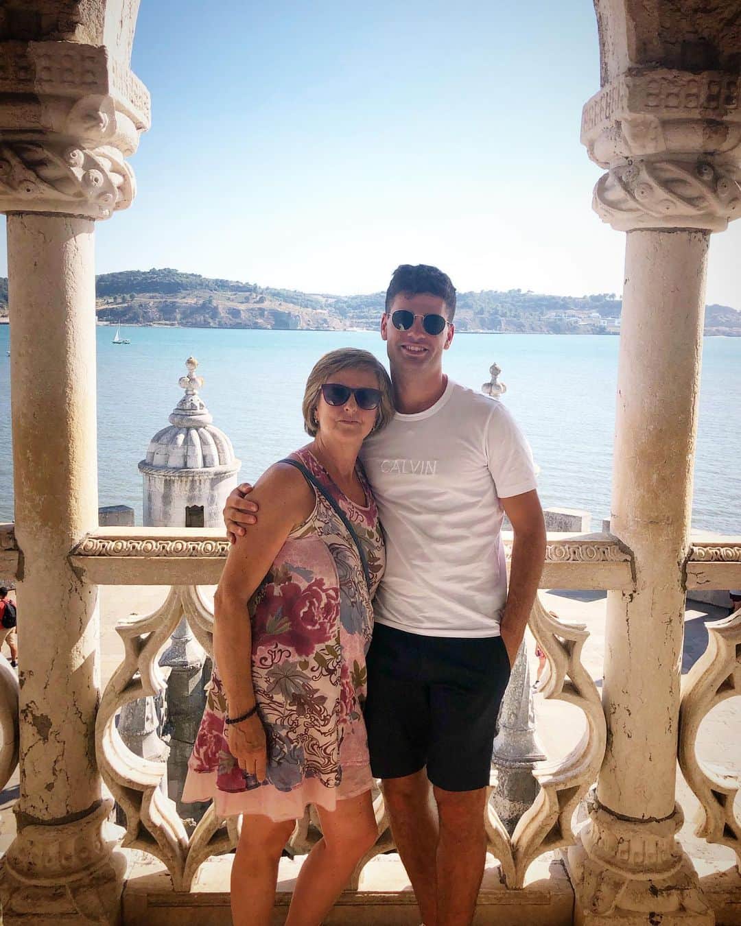 ハビエル・ラジャのインスタグラム：「Had a great time with mommy in Lisbon 👩‍👦😘🤗🇵🇹」