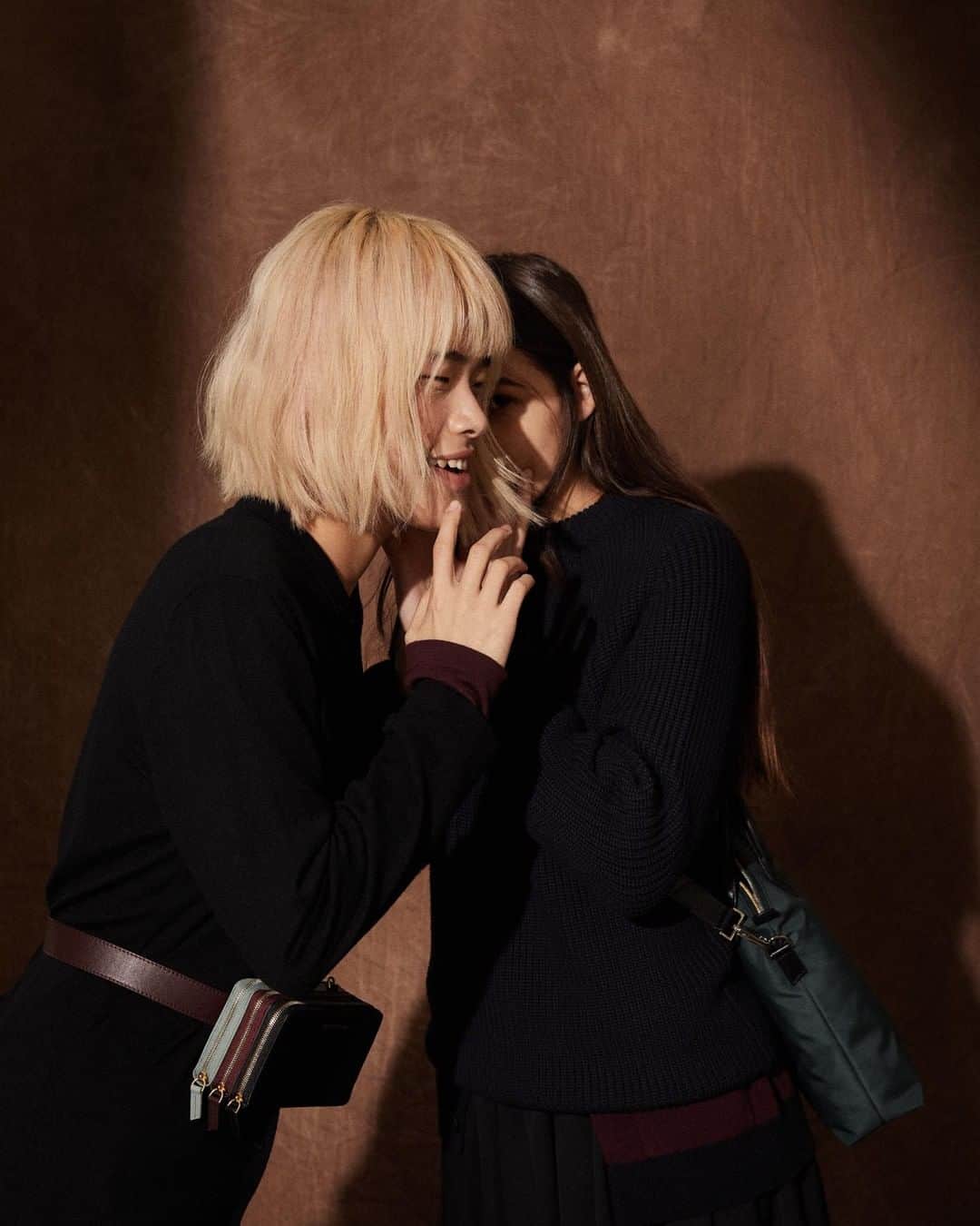 ウォントのインスタグラム：「Ultimate utility, minimal design—belt or crossbody, adjustable as needed. Meet Petra, our first bag for women and men. #wantlesessentiels #aw19 worldofWANT #petra #linkinbio #accessories #unisex」