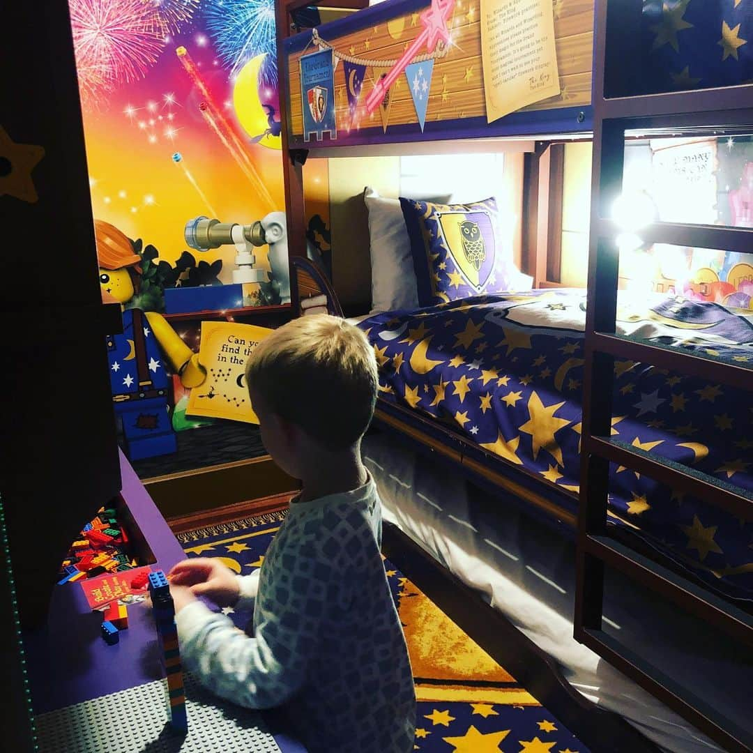 ニック・カーターさんのインスタグラム写真 - (ニック・カーターInstagram)「Thank you so much @legolandcalifornia for giving my son and family such a fun time while I’ve been out on the road and away from them. It means so much to me. #legoland #legolandsandiego #buildingimagination  #legolandcalifornia」9月7日 5時12分 - nickcarter