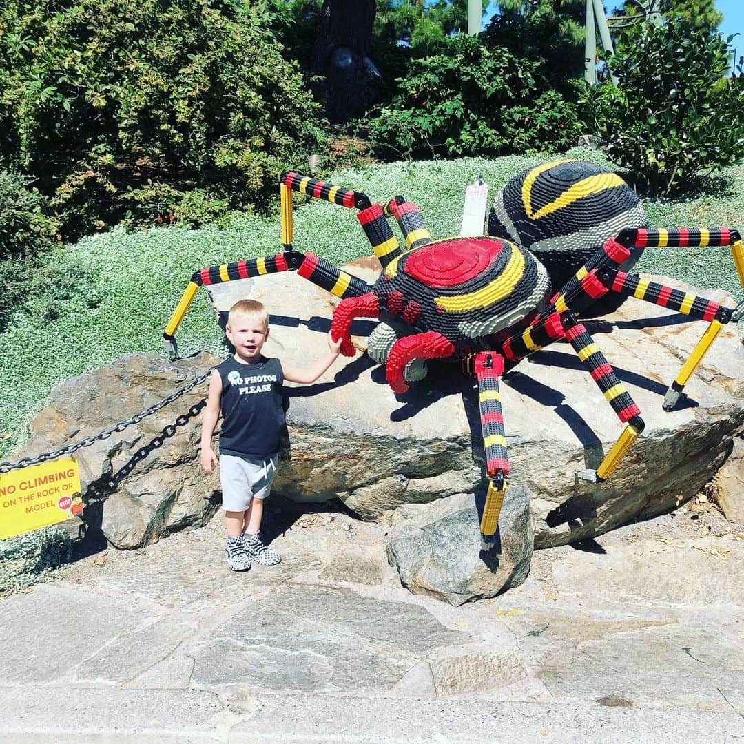 ニック・カーターさんのインスタグラム写真 - (ニック・カーターInstagram)「Thank you so much @legolandcalifornia for giving my son and family such a fun time while I’ve been out on the road and away from them. It means so much to me. #legoland #legolandsandiego #buildingimagination  #legolandcalifornia」9月7日 5時12分 - nickcarter