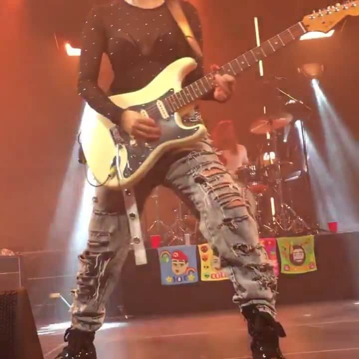 ジンジョー・リーのインスタグラム：「+RAD+」