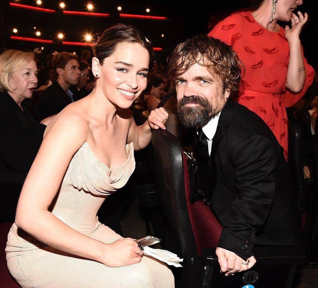 ピーター・ディンクレイジのインスタグラム：「Comment your favorite Daenerys scene in Game of Thrones!」