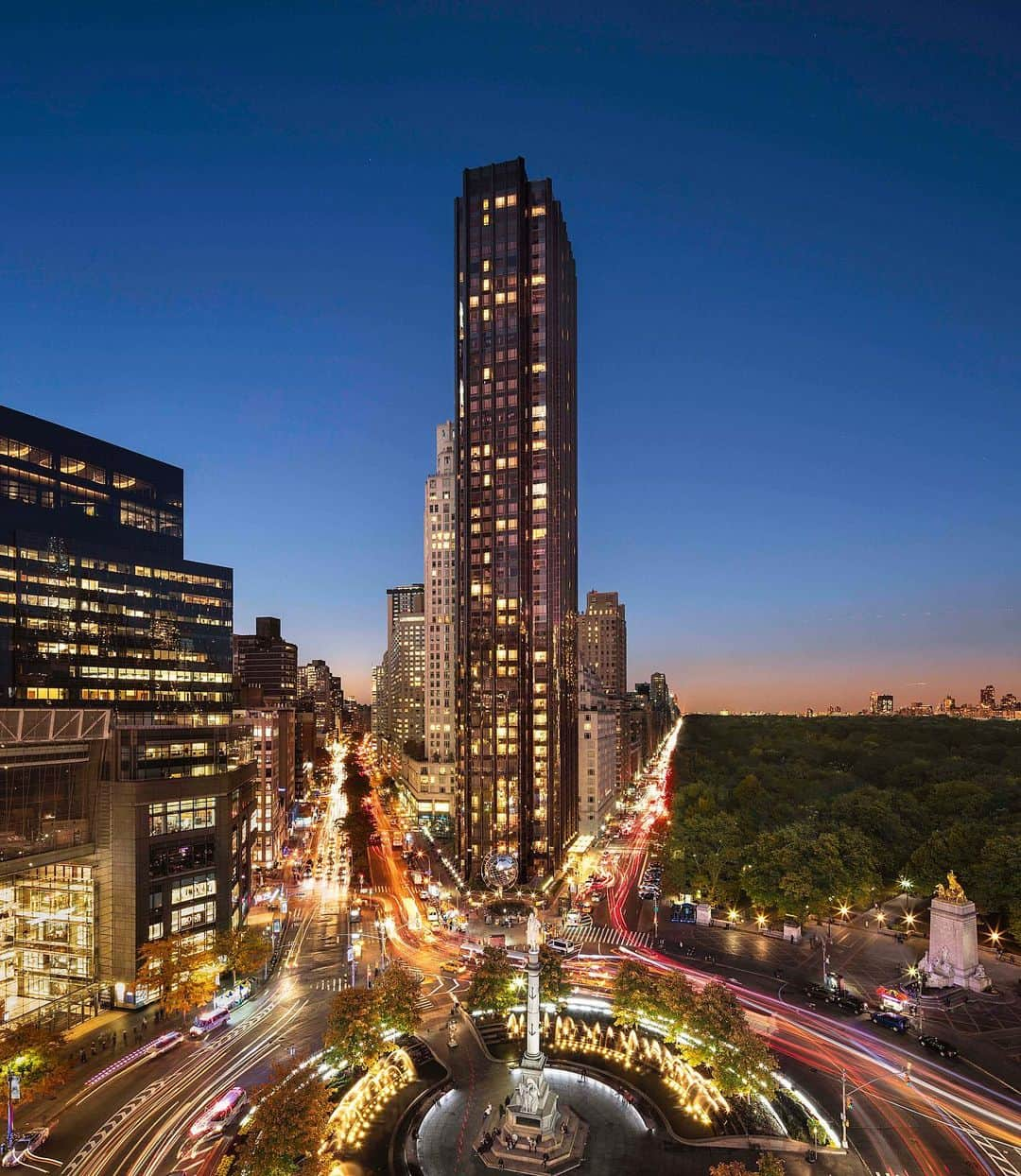 トランプ・ホテルさんのインスタグラム写真 - (トランプ・ホテルInstagram)「Congratulations to our incredible team at @TrumpNYC on being awarded 'Best Business Hotel' at the Hotel Excellence Awards! #NeverSettle」9月7日 5時47分 - trumphotels