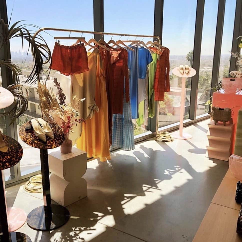 Fred Segalさんのインスタグラム写真 - (Fred SegalInstagram)「Golden Hour With A Pop Of Color // Stop By And Check Out @cultgaia In Store At Fred Segal Sunset //」9月7日 5時41分 - fredsegal