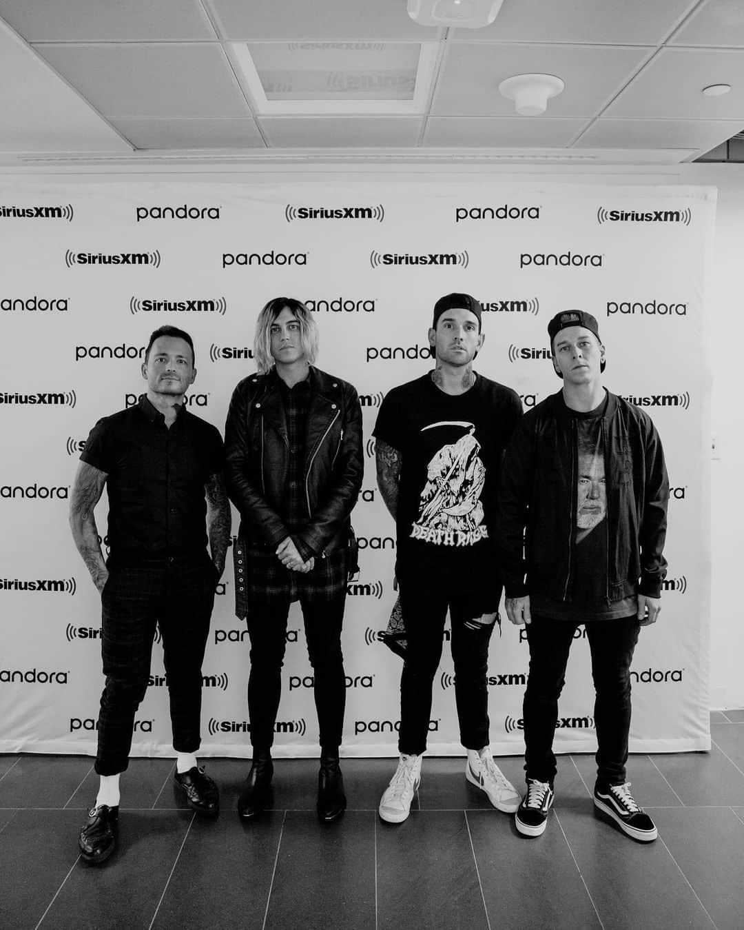 ニック・マーティンのインスタグラム：「Happy release day! Proud of this band. I’m thankful & grateful to be on this crazy ride together. The response to the new album has been insanely overwhelming today and I can’t thank you guys enough for listening to it! Reading your comments fills our hearts & we can’t wait to play this shit live! On our way to @looneytunescds right now to celebrate our release and then we’ll see you on tour over the next few months 🤘🏽 Also, special thanks to @siriusxm @sxmoctane for having us today! ☻ 📸: @elliemitchellphotography (Thank you for hanging with us all week, Ellie! We appreciate all the hard work & putting up with us 😂✌🏽)」