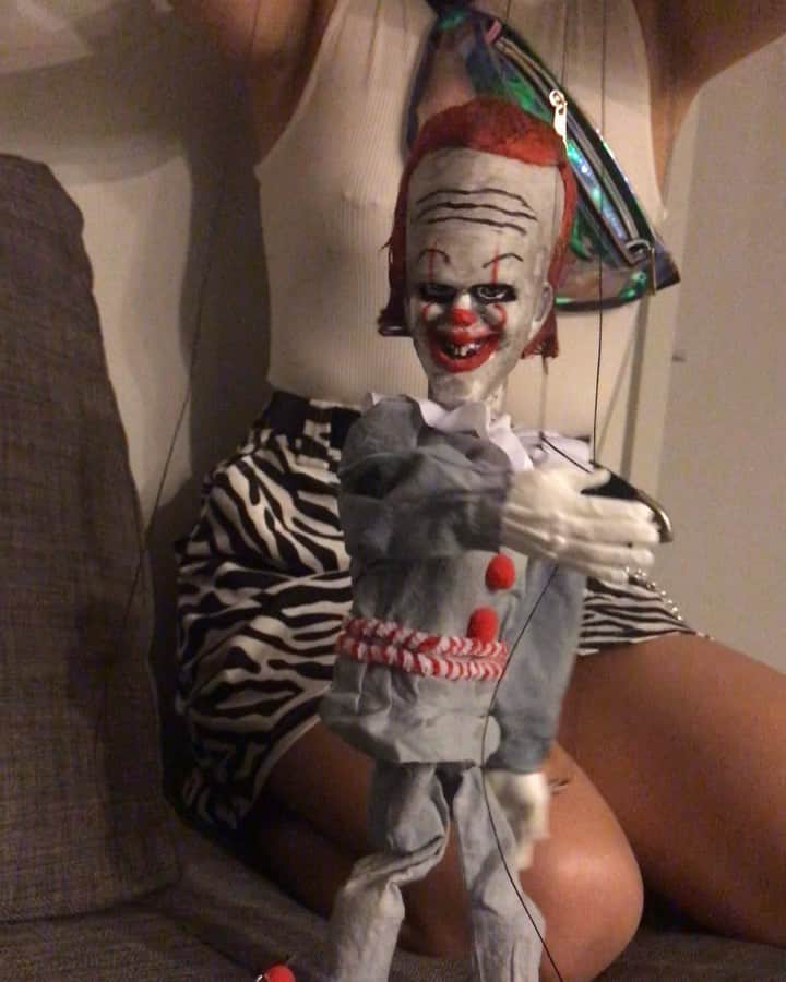 Steve Bitangaのインスタグラム：「Tag a friend and say nothing 😂🤡 w/ @marycake @celinelinarte @amandacook.e #itclown #itmovie #dab」