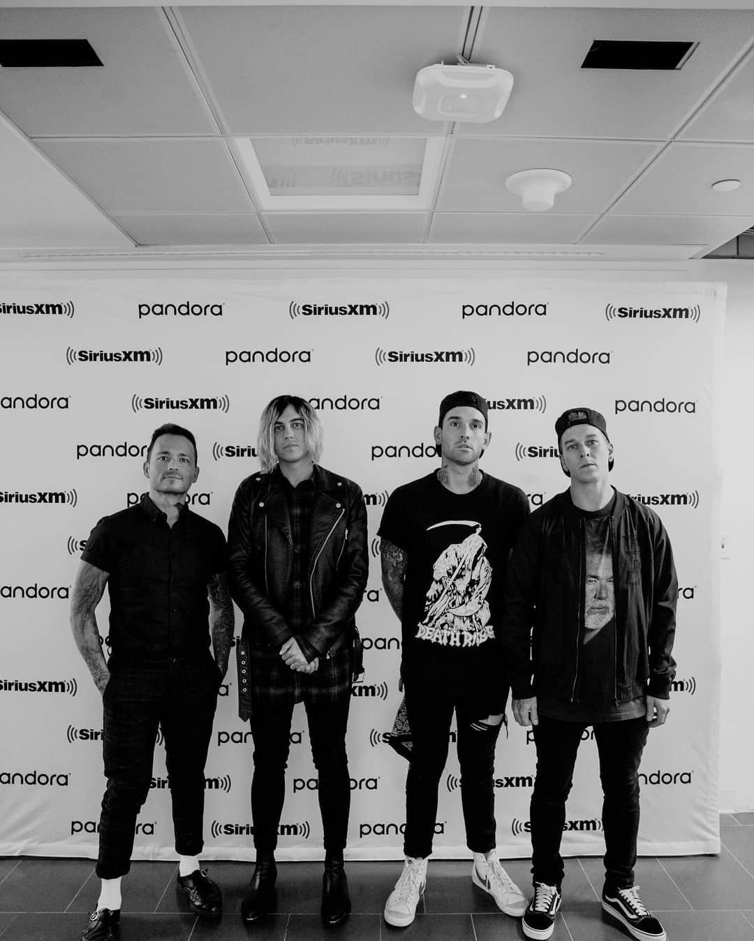 ジャスティン・ヒルズのインスタグラム：「Had a blast today with @josemangin on @sxmoctane! Thanks for having us!」