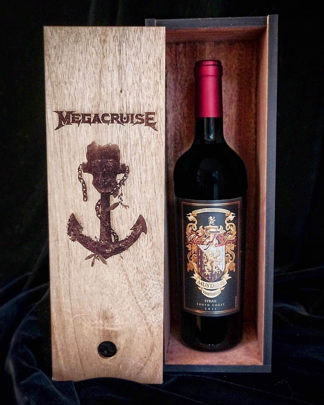 Megadethさんのインスタグラム写真 - (MegadethInstagram)「HURRY! Only a few left! We’re ALMOST SOLD OUT of our Megacruise signature wine box— autographed by @davemustaine! ✍🏼🍷 **This limited-edition item MUST be pre-purchased using the link in bio [@mustainevineyards], as it will not be available for sale onboard. | #repost @mustainevineyards」9月7日 6時30分 - megadeth