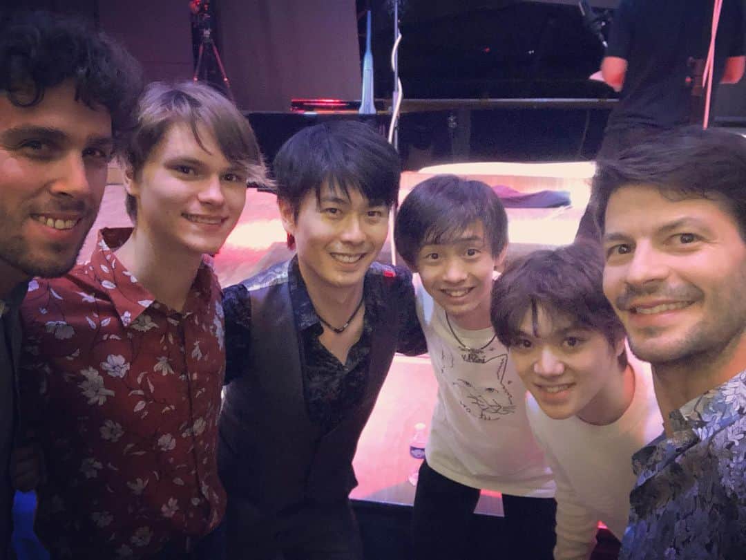 ステファン・ランビエールのインスタグラム：「Cher @kotarofsky  Merci pour cette soirée pleine d’émotions et de réminiscences! #Ravel #Chopin」