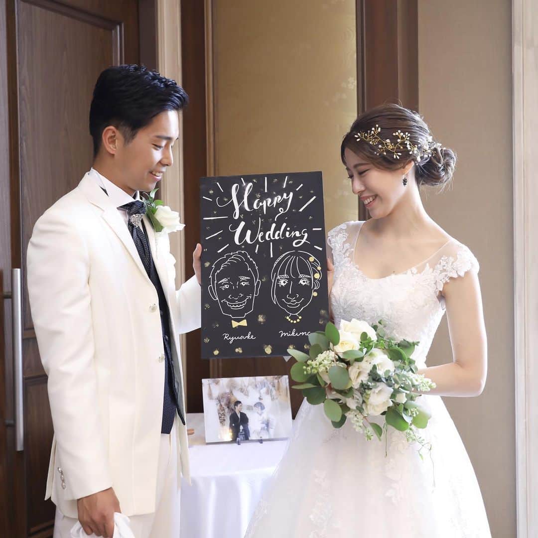 ホテルモントレ ラ・スール大阪ウエディングのインスタグラム：「@lasoeurosaka_wedding ウェディングボード披露♡ . . . #モントレ花嫁 #ホテルモントレラスール大阪  #モントレウェディング #モントレ #モントレラスール大阪 . . #dressy花嫁  #marry花嫁  #プレ花嫁 #卒花嫁 #全国の花嫁さんと繋がりたい  #weddingdress #takamibridal  #wedding #結婚式 #ホテル婚 #ブライダルフェア」