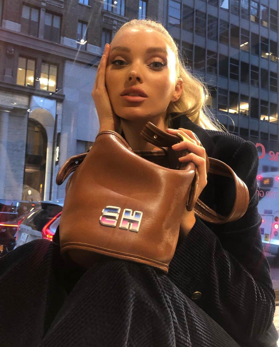 エルザ・ホスクさんのインスタグラム写真 - (エルザ・ホスクInstagram)「You know how much I love vintage so of course I had to stop by the new pop-up experience @coach Madison ave for my personalized vintage bag💕 CoachNy #CoachOriginals」9月7日 8時21分 - hoskelsa