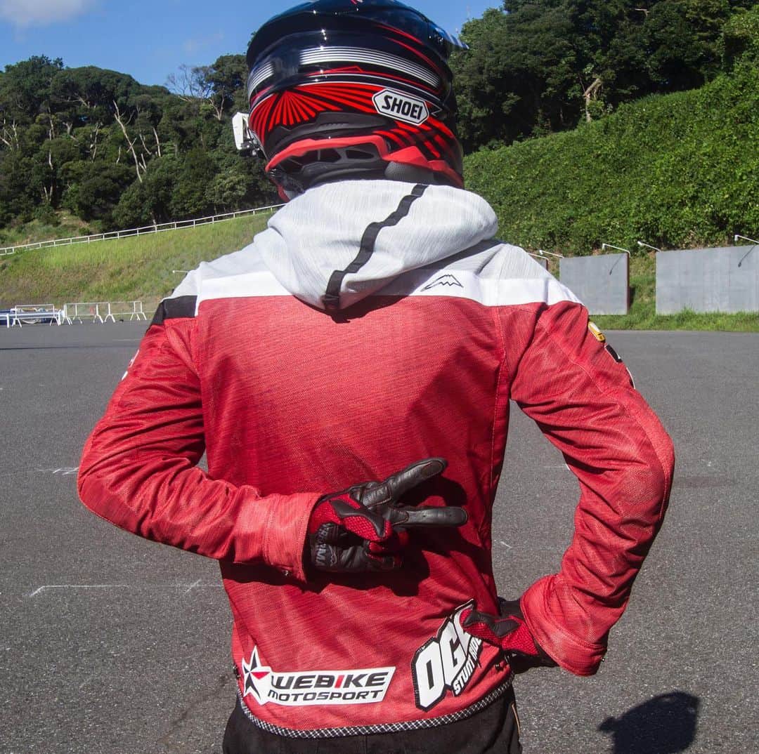 小川裕之さんのインスタグラム写真 - (小川裕之Instagram)「#クシタニ の #フルメッシュパーカージャケット にスポンサーロゴを入れて頂きました！！まじ、かっこよすぎて感激！！早く指治してガチライディング出来るようになりたいな！！ #ogaチャンネル」9月7日 8時47分 - ogastunt