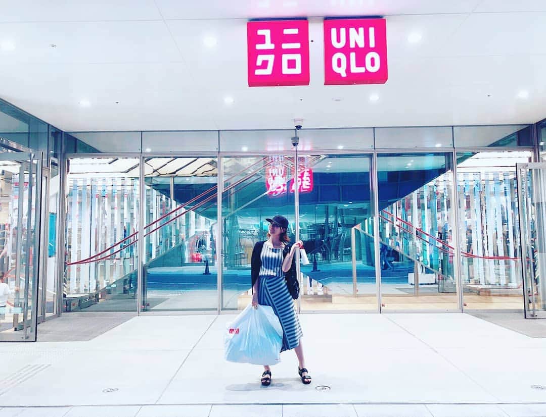 松井珠理奈さんのインスタグラム写真 - (松井珠理奈Instagram)「久しぶりのshopping👜👗❤ #衣替え #始めました  #ユニクロ #uniqlo  #shopping  #オフモード #家族もみんな大好きユニクロ」9月7日 9時27分 - jurinamatsui3