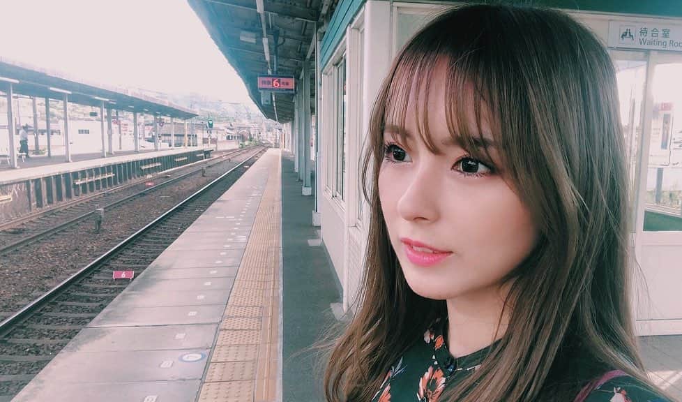 ぽこさんのインスタグラム写真 - (ぽこInstagram)「田舎の駅っていいなぁ🚉✨ #名張」9月7日 19時31分 - ra__04ever