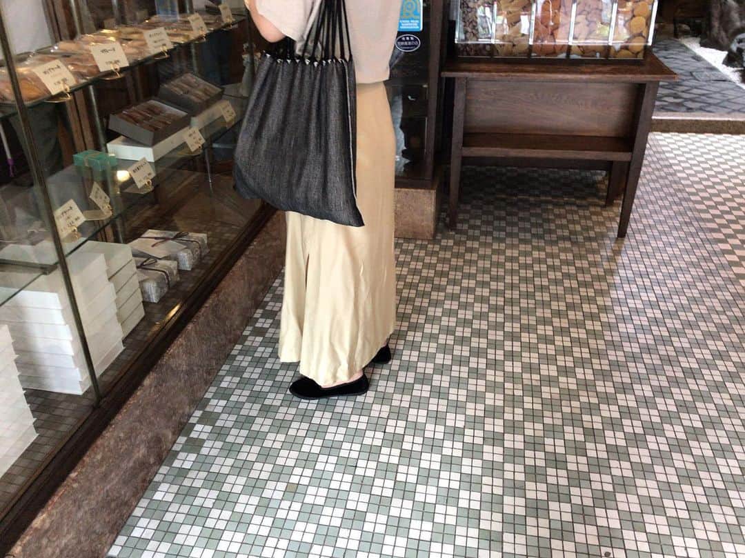 __784__さんのインスタグラム写真 - (__784__Instagram)「. やっと行けた村上開新堂。 床のタイルの模様がかわいい🍐」9月7日 19時39分 - ___nk1029