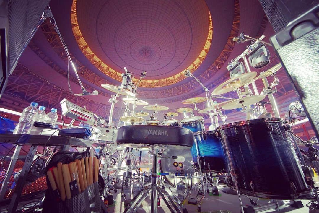 坂東慧のインスタグラム：「DREAMS COME TRUE WONDERLAND 2019 京セラドーム1日目終了！ 今日も楽しくて幸せでした！ ありがとうございました！ #dreamscometrue #ドリームズカムトゥルー #ドリカム #dwl2019 #ドリカムワンダーランド2019 #dct #yamahadrums #livecustomhybridoak #zildjiancymbals #zildjiansticks #aspr #westone #cympad #osaka」