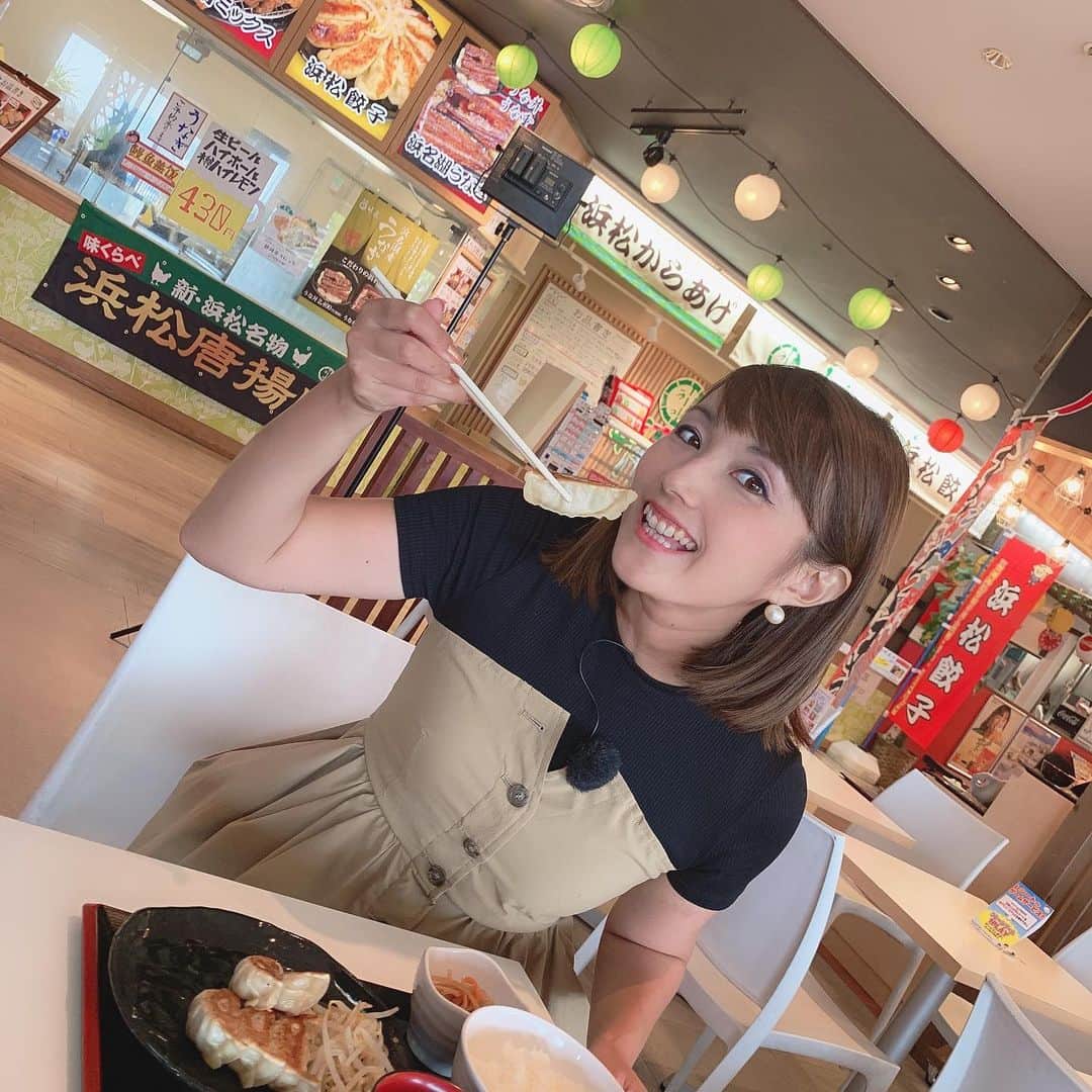 のインスタグラム：「@dreamplaza3360  #エスパルスドリームプラザ  #まんぷく街 にある #浜松竹泉 #浜松餃子 定食が 今日明日 な、な、なんとぉ #ワンコイン #500円 ですって🤣  おいしさのあまり 次男も 👌  是非お得に美味しく #ドリプラ を満喫しにきてくださいね！！ #インフォマーシャル  #jillstuart  x #sweet  #onepiece」