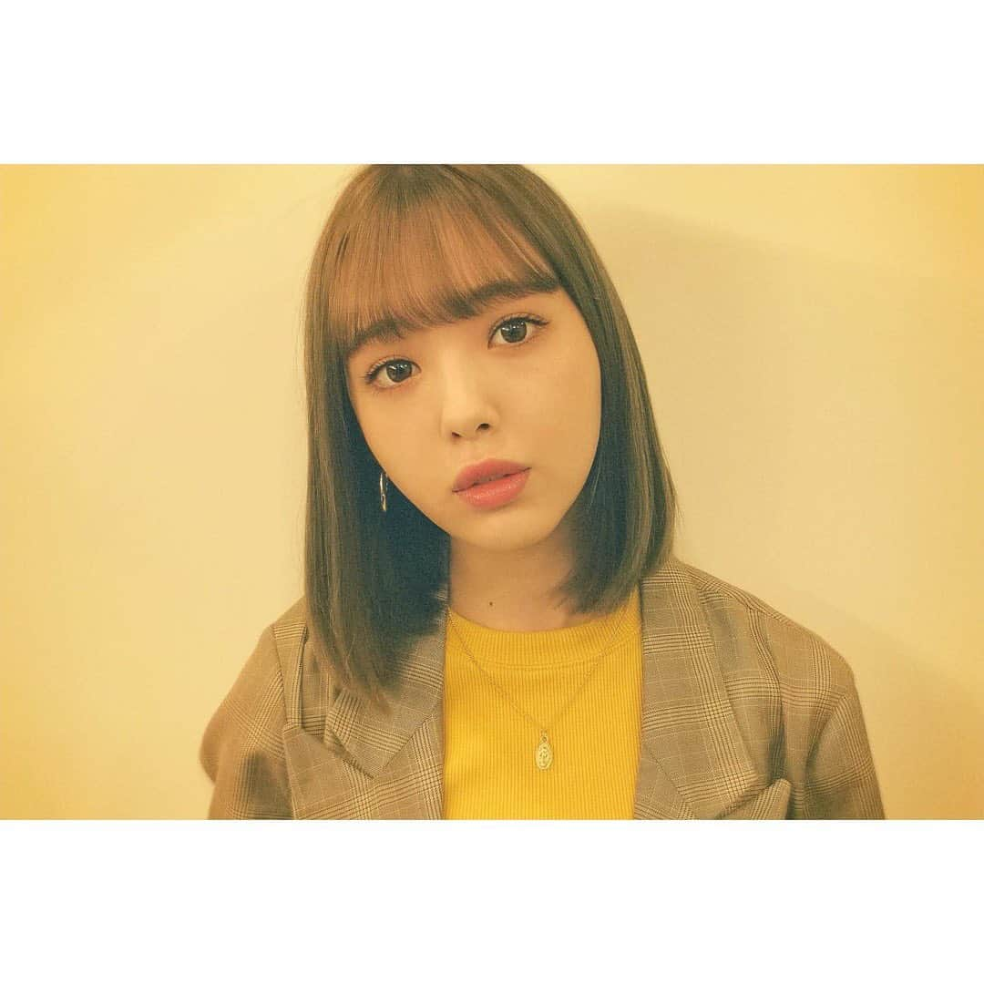 藤田ニコル（にこるん）さんのインスタグラム写真 - (藤田ニコル（にこるん）Instagram)「実は3日前に 髪の毛をバッサリ 切ってたのです。  胸あたりまであった 髪の毛をばつんと。  ずっと同じ髪の毛でいれない 性格なんです🥺🌿 短い髪の毛にこちゃんも 宜しくお願いします☺︎✨」9月7日 20時23分 - 2525nicole2