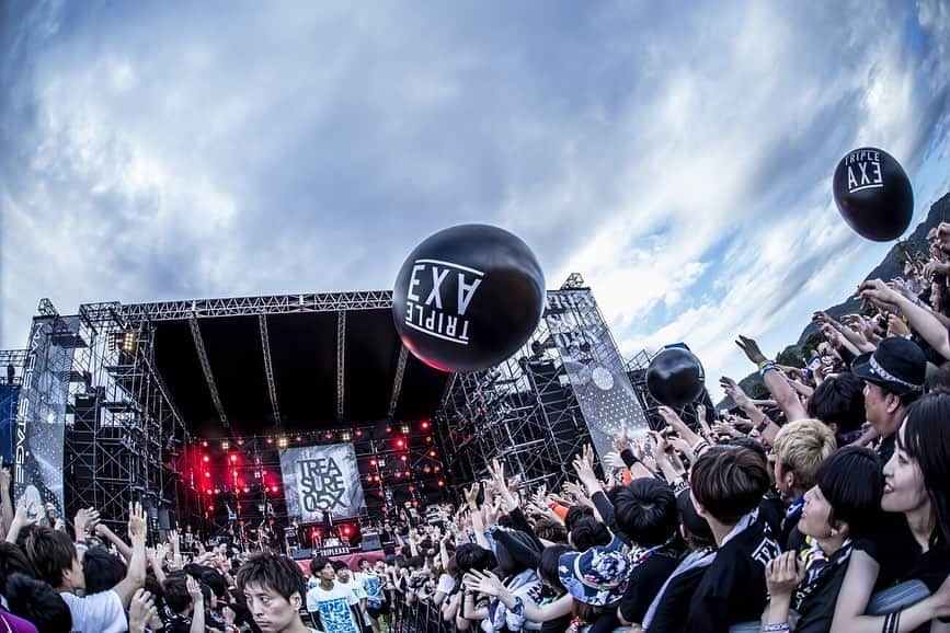 MAH さんのインスタグラム写真 - (MAH Instagram)「TRIPLE AXE TAKEOVER at TREASURE05X.  #SiM #coldrain #HEYSMITH #TAT2019 #トレジャー #TREASURE05X  Photo @hayachinphoto」9月7日 20時25分 - mahfromsim