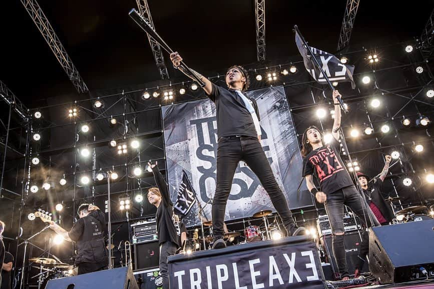 MAH さんのインスタグラム写真 - (MAH Instagram)「TRIPLE AXE TAKEOVER at TREASURE05X.  #SiM #coldrain #HEYSMITH #TAT2019 #トレジャー #TREASURE05X  Photo @hayachinphoto」9月7日 20時25分 - mahfromsim