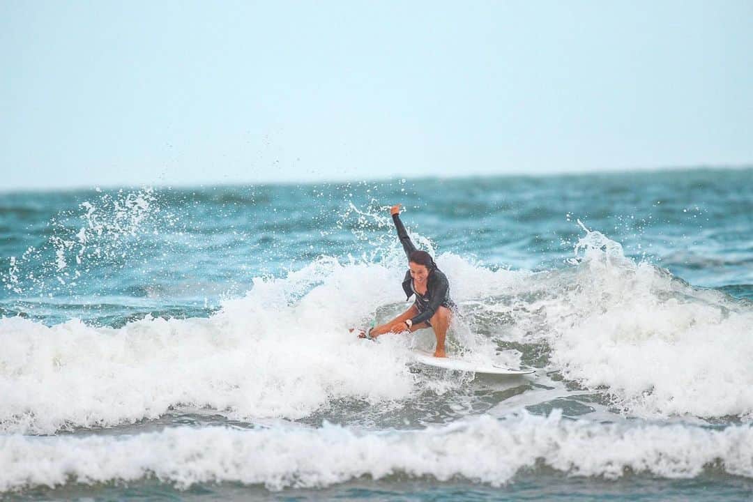 金子藍さんのインスタグラム写真 - (金子藍Instagram)「at 日向 . 📷 @pakoksun . #roxy #roxyjapan #roxysurfclub #surf #surfing #宮崎 #サーフトリップ #サーフィン #haneypresets」9月7日 20時29分 - aikaneko_surf