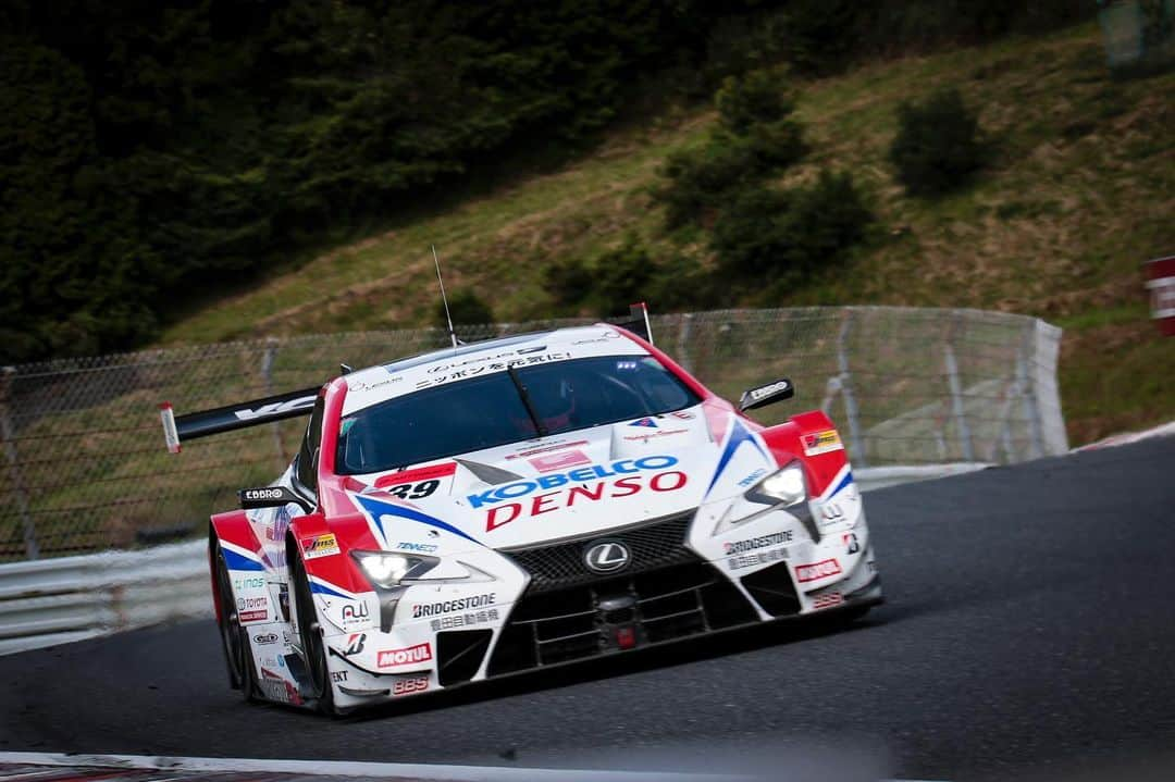 中山雄一さんのインスタグラム写真 - (中山雄一Instagram)「SUPER GT オートポリス予選  久しぶりにQ1を突破して、ヘイキさんのアタックで5番手グリッドを獲得。  いつもヘイキさんには予選のアタックを我慢させてしまっていて申し訳なかったです。  今回はフリー走行で大幅にセットを変更しました。その方向性が良い方に進み、結果もついてきてくれたので、良い予選となりました。 ハンディウェイトは軽めなので、レースでも順位をあげて優勝を狙って走ります。  #supergt #lexus #lexusteamsard」9月7日 20時38分 - yuone_n