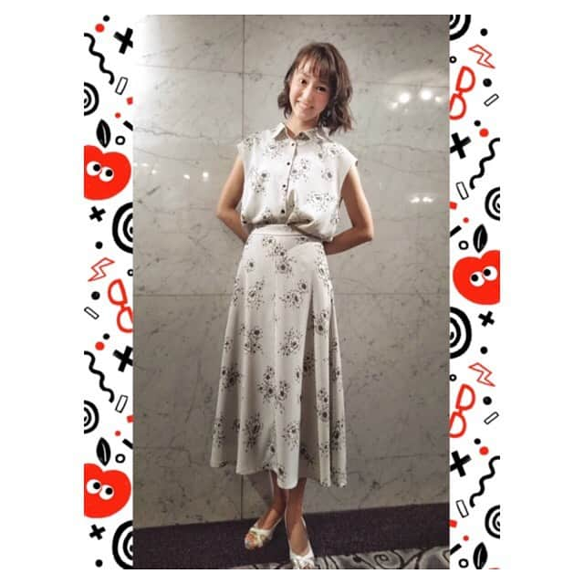 早乙女わかばさんのインスタグラム写真 - (早乙女わかばInstagram)「.﻿ 👗お気に入り👗﻿ ﻿ お気に入りワンピースを着て🎀﻿ ﻿ ツーピースですが、ワンピースにも見えるし、上・下バラバラにいろんな服に合わせやすい😳✨﻿ ﻿ お誕生日プレゼントに、宝塚を卒業してシックな洋服もどうかしら😊というお気持ちと共に頂きました💕﻿ ﻿ ポーズにまだ娘役感が残ります（笑）﻿ 髪も短く切って髪色も暗くなると、今迄似合っていた洋服が似合わなくなってきました🙁﻿ でも気持ちで選んでしまう洋服は、金髪時代に似合いそうな服…。娘役っぽい服…。﻿ ﻿ 職業病がまだ治りません😅﻿ そして服装の迷走…笑﻿ ﻿ 今の自分に似合う服探していきたいです😌✨﻿ ﻿ #洋服﻿ #宝塚﻿ #娘役﻿ #迷走中﻿ #似合う服探しの旅﻿ #出てみよう」9月7日 20時33分 - s_wakaba.94