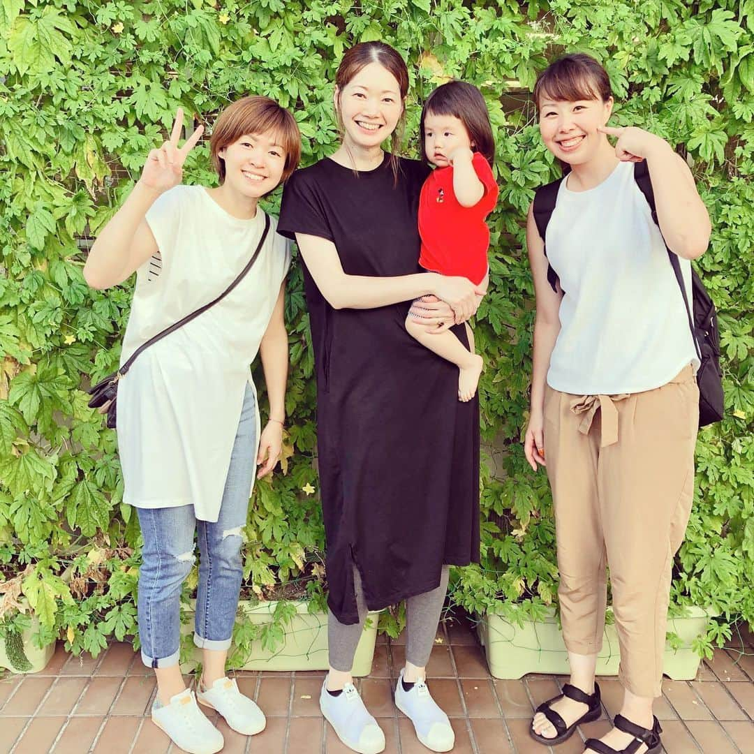 井上香織さんのインスタグラム写真 - (井上香織Instagram)「2019.9.7 ・ 今日は香川でみほとゆきとバレー教室🏐 ・ せっかく香川に行くなら！！と思い美味しいさぬきうどんのお店を調べたらまさかの体育館から歩いて3分ほどのところに✨✨ ・ SAもしっかり楽しんで帰ってきました🚘 ・ #バレー教室 #ヴィクトリーナ #バレーボール #香川県 #うどん #讃岐うどん #温玉肉ぶっかけうどん」9月7日 20時38分 - kaorin888