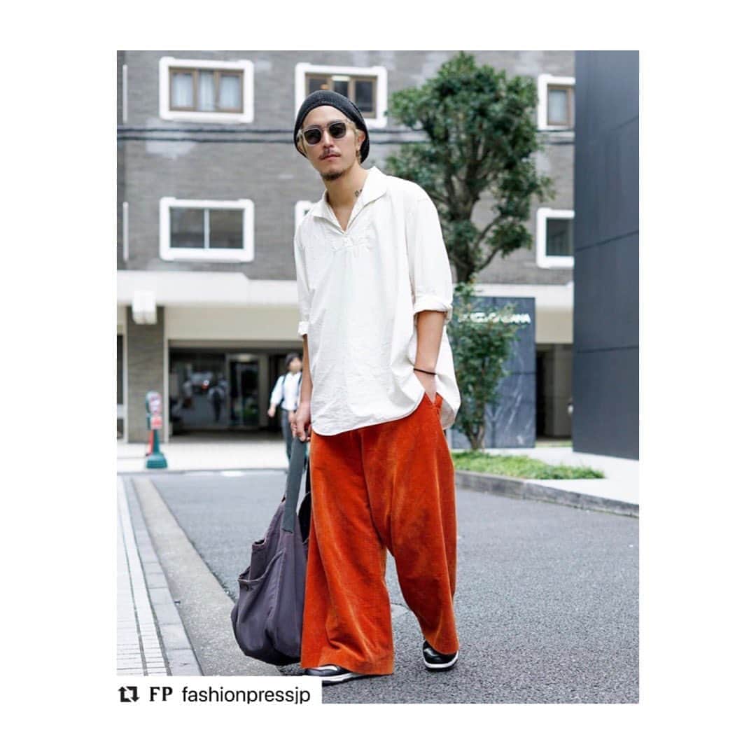 のインスタグラム：「山梨のセレクトショップ @ilk_official_ の @li_wa.ng さんが掛けてくださっているのはMAISON MARGIELAとのコラボレーションモデル、MMRAW008 Raw Champagneです。いつもご愛用ありがとうございます。 Regram from @fashionpressjp  @li_wa.ng wearing MMRAW008 Raw Champagne. Thank you! #MYKITA #mykitamaisonmargiela #maisonmargiela」