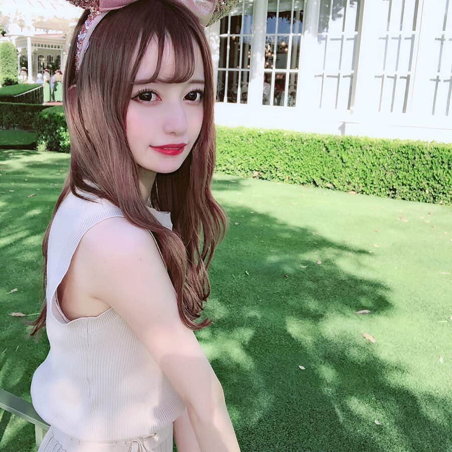 美女美容事情さんのインスタグラム写真 - (美女美容事情Instagram)「《cuteみにーちゃん🧡🐹✨》⁠⠀ *⁠⠀ リポストを使って、素敵な写真📷✨を投稿されてる方を紹介させて頂く⠀⠀⠀⁠⠀ 【💄美女美容事情💅】のコーナーです✨⁠⠀ *⠀⠀⠀⠀⠀⠀⁠⠀ いいねやコメント、フォローして応援してね❤︎🥰🎶⁣⁠⠀ *⠀⠀⠀⠀⠀⠀⁠⠀ 今回ご紹介させて頂きますのは❤︎⁠⠀ jurinaさん< @__jrcrem >の素敵なお写真📸⁠⠀ *⁠⠀ おしゃれにゆるふわ巻きのみにーちゃん♡⠀ ⁠みにーちゃんの耳もとってもお似合い☺️可愛い〜✨⠀⠀ *⠀⁠⠀ jurinaさんのアカウントには他にも素晴らしい投稿が沢山ありますので是非覗いてみてくださいね💁‍♀️💙⁠⠀ *⠀⁠⠀ jurinaさん< @__jrcrem >⁠⠀ 素敵な投稿ありがとうございました☺️📸✨⠀⠀⠀⠀⠀⠀⠀⁠⠀ △▼△▼△▼△▼△▼△▼△▼△▼△▼⠀⠀⠀⠀⠀⠀⠀⠀⠀⠀⠀⠀⠀⠀⠀⠀⠀⠀⠀⠀⠀⠀⠀⠀⠀⠀⠀⠀⠀⠀⠀⠀⁠⠀ ❤🧡💛「美女美容事情」💚💙💜⠀⠀⠀⠀⠀⠀⠀⠀⠀⠀⠀⠀⠀⠀⁠⠀ 👇掲載ご希望の方は👇⠀⠀⠀⠀⠀⠀⠀⠀⠀⠀⠀⠀⠀⠀⠀⁠⠀ @b_b_j.jタグ付けと🖤 # ビジョビ⠀🖤⠀⠀⠀⠀⠀⠀⠀⠀⠀⠀⠀⠀⠀⠀⁠⠀ をタグ付けお願いします✨⠀⠀⠀⠀⠀⠀⠀⠀⠀⠀⠀⠀⠀⠀⠀⁠⠀ ――――――――――――――――⠀⠀⠀⠀⠀⠀⠀⠀⠀⠀⠀⠀⠀⠀⠀⠀⠀⠀⠀⠀⠀⠀⁠⠀ ～姉妹アカウントのご紹介～⠀⠀⠀⠀⠀⠀⠀⠀⠀⠀⠀⠀⠀⠀⠀⠀⠀⠀⠀⠀⠀⠀⠀⠀⠀⠀⁠⠀ ◇美容情報を紹介している«美女美容事情～Beauty～»⠀⠀⠀⠀⠀⠀⠀⠀⠀⠀⠀⠀⠀⠀⠀⠀⠀⠀⠀⠀⠀⠀⠀⠀⠀⁠⠀ ( @b_b_j.j_b )⠀⠀⠀⠀⠀⠀⠀⠀⠀⠀⠀⠀⠀⠀⠀⠀⠀⠀⠀⠀⠀⠀⠀⠀⠀⠀⁠⠀ ◇美しい旅スポット紹介をしている«美 spot»⠀⠀⠀⠀⠀⠀⠀⠀⠀⠀⠀⠀⠀⠀⠀⠀⠀⠀⠀⠀⠀⠀⠀⠀⁠⠀ ( @b__spo )⠀⁠⠀ ⁠⠀ よかったらこちらも覗いてみてね✨⁠⠀ ――――――――――――――――⠀ #ディズニー #東京ディズニーランド #tdl ⠀⠀⠀⠀ #ディズニー好き #ディズニー大好き  #東京ディズニー ⠀⠀⠀⠀⠀ #ミニーちゃん #ディズニー好きと繋がりたい ⠀ #disneyseatokyo #disneyland  #naturalbeauty #tokyodisneyland35th⠀ #メイク #beauty #ファッション ⠀⠀ #ヘアスタイル #おとな女子 ⠀⠀⠀⠀⠀⠀ #ヘアアレンジ #カラコン⠀⠀⠀⠀ #アイシャドウ #女子力アップ ⠀⠀ #アイライン #お洒落さん ⠀⠀ #オシャレ女子 #ファッションスナップ」9月7日 12時02分 - b_b_j.j