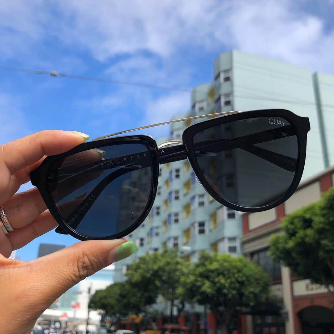 quayaustraliaさんのインスタグラム写真 - (quayaustraliaInstagram)「Into the MYSTIC ⚡️ 😎 Tap to shop this hot new aviator in two colours #FINDYOURQUAYS」9月7日 12時31分 - quayaustralia