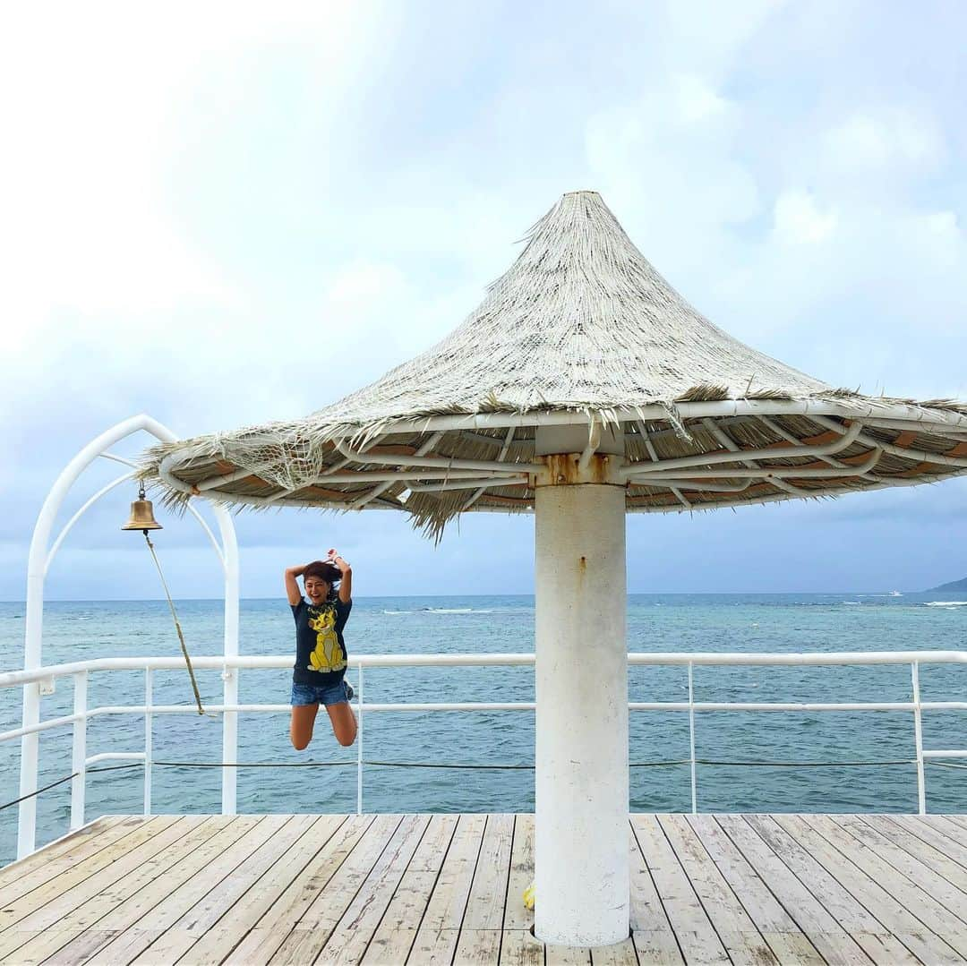 齋藤優紀さんのインスタグラム写真 - (齋藤優紀Instagram)「フサキのプライベートビーチ🏖 綺麗すぎる✨✨✨ #石垣#リゾート#ビーチ#腹筋女子 #筋トレ女子 #fitnessgirl #アブクラックス #アブクラックス女子 #インスタダイエット #スポーツウェア #トレーニングウェア #フィットネスウェア #筋トレ #トレーニング #ジム #フィットネス #筋肉 #マッチョ #ダイエット #ワークアウト #ボディメイク#beauty#エニタイム #anytimefitness #ウォーキング#ウェア#体幹#体幹トレーニング#リアルワークアウト#肩トレ」9月7日 12時31分 - yuki_fit0828