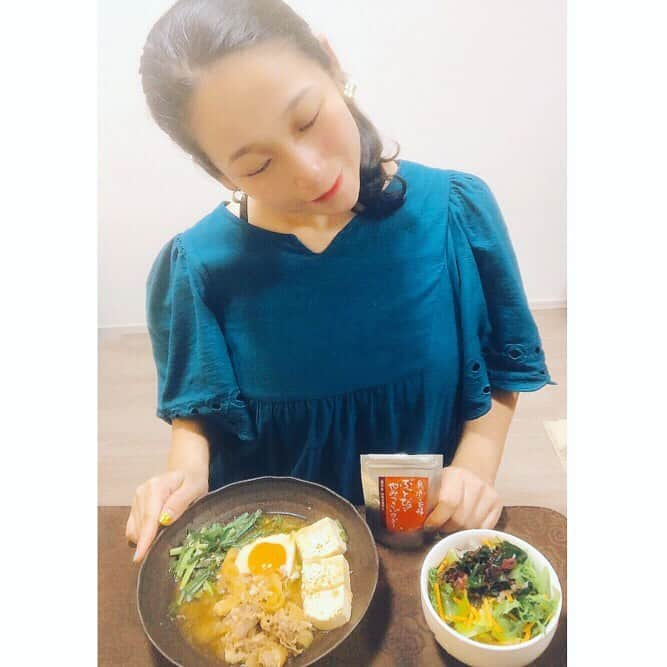 世手子さんのインスタグラム写真 - (世手子Instagram)「Easy home rice♪( ´θ｀) yummm( ´∀｀) Thanks always for everyone's kind(((o(*ﾟ▽ﾟ*)o)))♡ @oisix #kitoisix #ミールキット で 味しみやわらか！牛肉とニラの肉豆腐作ったよ♪(´ε｀ ) #金のたれ #真っ赤な太陽 #ぶっとびやみつきパウダー でグッドスパイスだったよ=(^.^)= 簡単に #料理キット 作れちゃうから楽ちんだねー！ 今日のライブも頑張ります＼＼\\٩( 'ω' )و //／／ 9月7日(土) @明治神宮前ひまわり広場で手をつなごう 「Where to go」 open 18:30 /start 18:45  前売:2,500/当日:3,000 (1drink別) 出演:伊与木一彦/世手子/Raindogs/みぃ  18:45-19:15みぃ 19:20-19:50Raindogs 19:55-20:25世手子 20:30-21:00伊与木一彦 #コエタス」9月7日 12時54分 - rojide