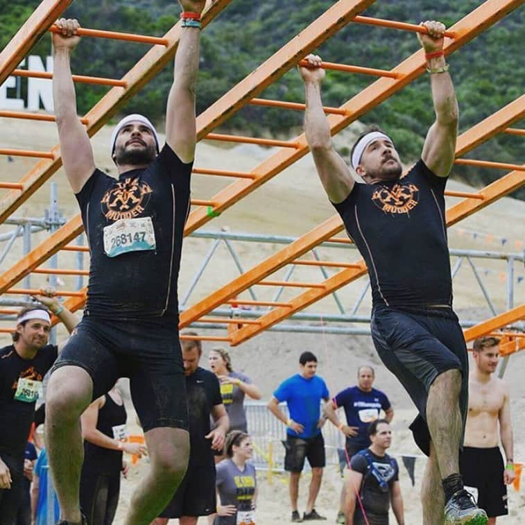 バリー・スローンさんのインスタグラム写真 - (バリー・スローンInstagram)「Throwing it back a few years to @juanpabloraba and I crushing it at @tough_mudder in #LA with the lads from @sixonhistory 💪🏻🐻👊🏻」9月7日 13時02分 - barrypaulsloane