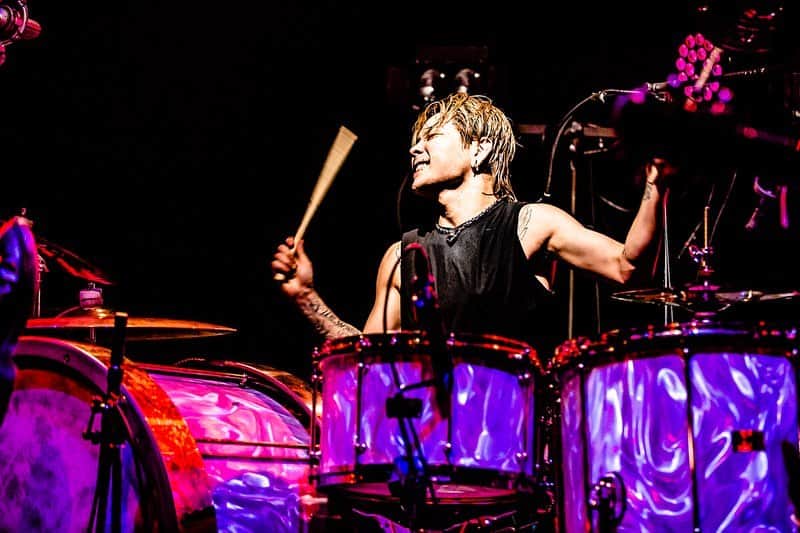Tatsuya Amanoのインスタグラム：「🔥Crossfaith x SHADOWS🔥﻿ ﻿ 札幌Penny Lane24 & 金沢8hall.﻿ 見に来てくれた皆んなありがとう！﻿ ﻿ Liveも打ち上げも楽しかった〜！🍶💥﻿ ﻿ この後は名古屋トレジャーからのAustralia tour、そしてATF2019🌐 ﻿ ﻿ そろそろ肉を食べなくては🍖🥩 Photo by @cazrowaoki」