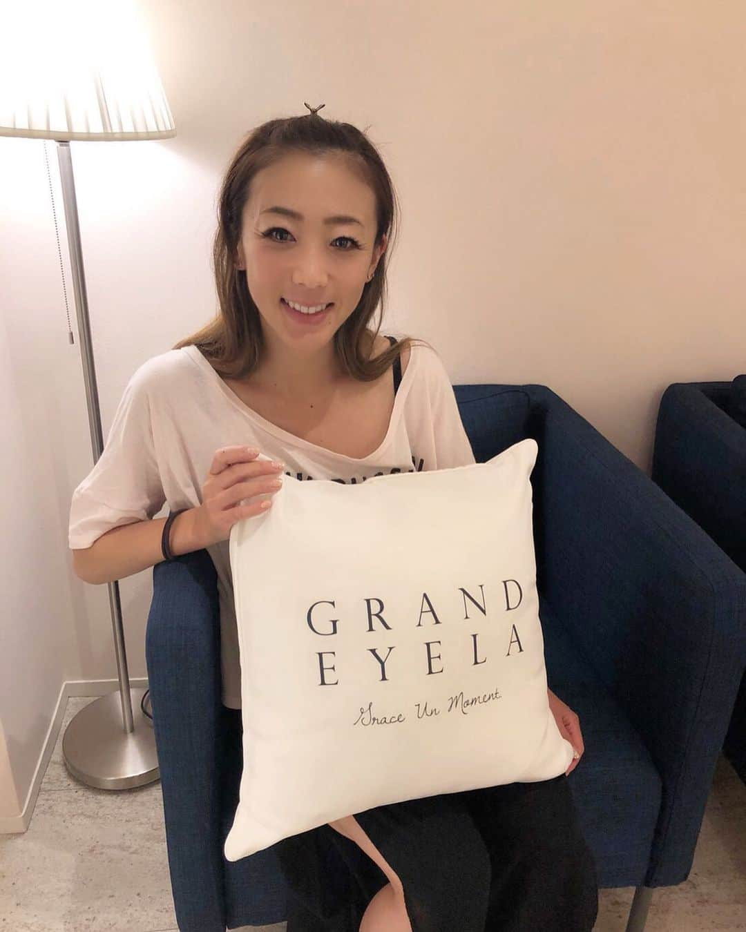 村主章枝さんのインスタグラム写真 - (村主章枝Instagram)「Eyelaさんに行けました🐒 今日から仙台です💃✨ いつもありがとうございます😊 I can go to eyela before competition. Thank you so much❤️❤️❤️ https://eyela.jp/grand-eyela/ #eyela  #eyedresser  #eyelashsalon  #マツエク」9月7日 13時30分 - fumie.suguri