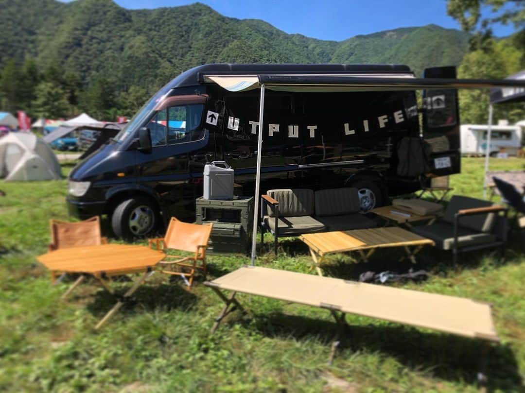 のインスタグラム：「. FJ CAMPERS DAY inふもとっぱら . お天気も良く、最高のキャンプ日和ですね🏕 本日は19時まで 明日も15時まで(天候により変わる可能性有) ふもとっぱらで展示・販売してます！ . イベント来場の方のみでなく ふもとっぱらでキャンプしている皆さんも ぜひぜひお越しください☺️ . #fjcampersdays2019  #ふもとっぱら #絶賛出店中 #コラボコットの受注も受付中 #限定生産 #イージーコット #easycot #outputlife #アウトプットライフ #myx #マイクス」