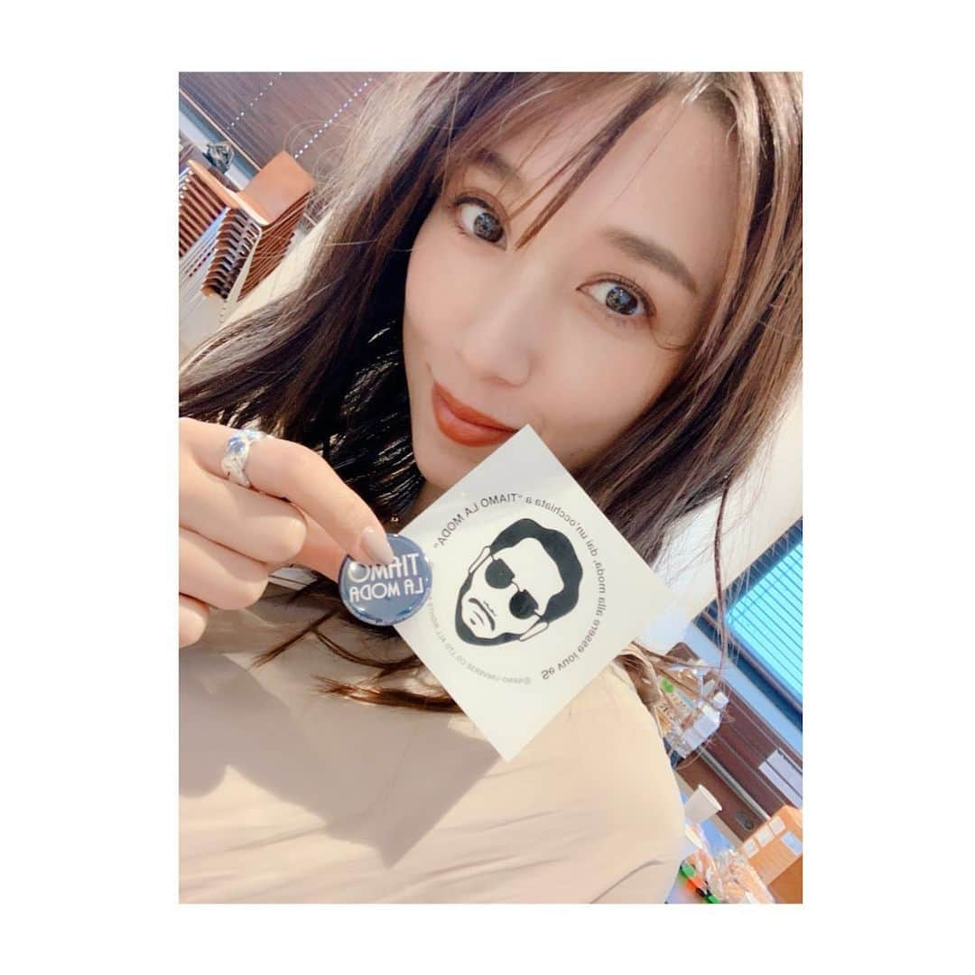 広瀬未花さんのインスタグラム写真 - (広瀬未花Instagram)「昨日のティアモ収録で、 ティアモステッカーとバッジもらっちゃった♪♪ ・ 最近、本当によく @nano_tiamoみてます！との嬉しいお声を頂きます^_^ ありがとうございます✨ ・ ティアモの収録は毎回腹筋強くなるくらい、笑いの絶えない現場で本当に大好き😂😂 ・ また追って発表しますが、 今月末にはBRチャンネルさんの公開収録が！！ また来月にはスペシャルなイベントもあるので、お楽しみに〜❤️ ・ #tiamolamoda @nano_tiamo  @yusuke__fukushima  @micahirose @nanouniverse_official  #NANOUNIVERSEMENS#ITEMINFO#nanouniverse#nano#MENSFASHION#MENS#ootd#OUTFIT#COORDINATE#FASHIONITEM#fashionchannel#nano_tiamo  #ファッションスナップ #メンズファッション#イタリア」9月7日 14時10分 - micahirose