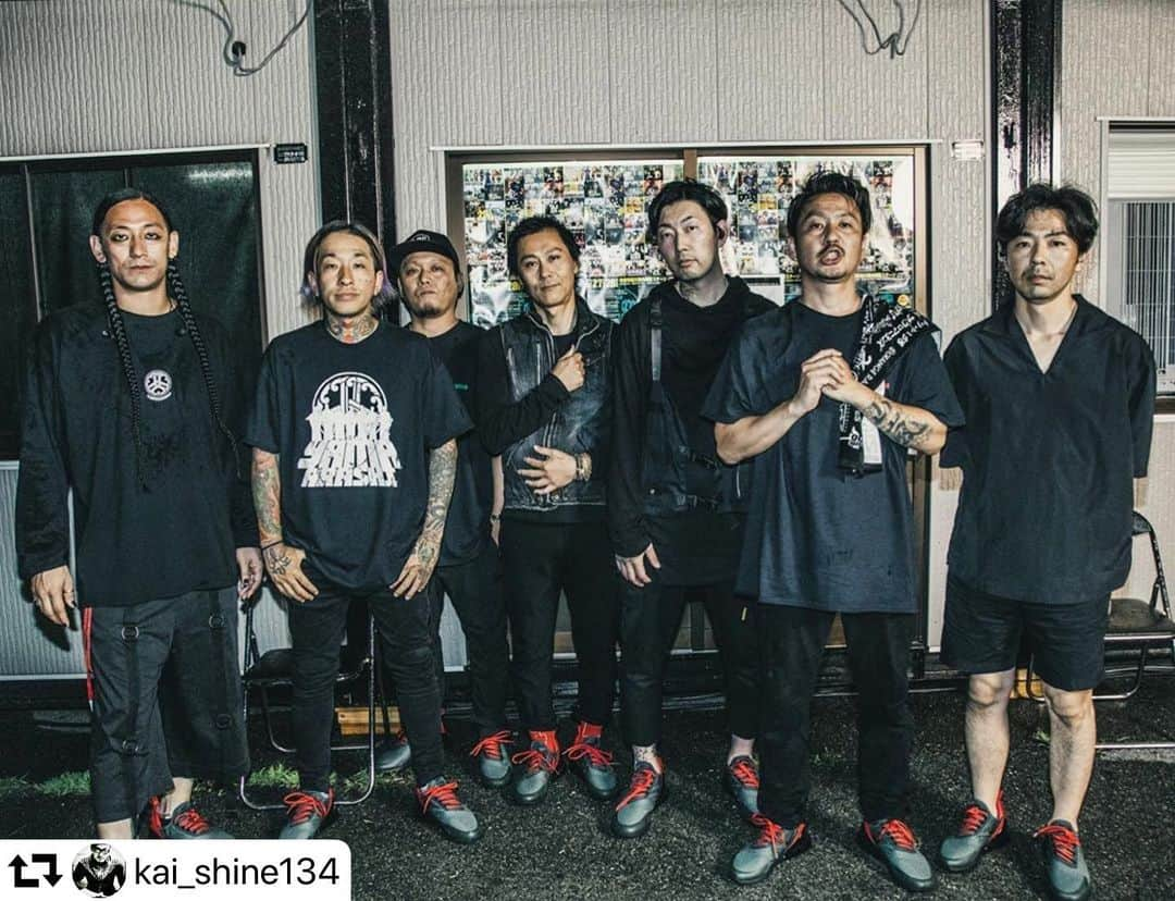 SATOSHIのインスタグラム：「#repost @kai_shine134 ・・・ さて9月‼︎ こっから駆け抜けよーぜ‼︎💨💨 #山嵐 #nextlive ↓ ↓ ↓ ⠀ ⠀⠀⠀⠀⠀⠀⠀⠀⠀⠀⠀⠀⠀⠀⠀⠀⠀⠀ ・9/7 "猿爆祭" ⠀⠀@神戸 HARBOR STUDIO ⠀⠀ ・9/8 "ヒプノシスマイク 4th LIVE ⠀⠀@大阪城ホール ⠀⠀⠀⠀⠀ ・9/14 "極上音楽集TOUR " #1 ⠀⠀@千葉 LOOK  w/ MINOR LEAGE ⠀⠀ ⠀⠀ ・9/15 "極上音楽集TOUR" #2 ⠀⠀ ⠀⠀@水戸 LIGHTHOUSE  w/ HOT SQUALL ⠀ ⠀⠀ ・9/28 "極上音楽集TOUR" #3 ⠀⠀ ⠀⠀@熊谷 HEAVEN'S ROCK VJ-1  w/ FLOW ⠀⠀ ⠀⠀ ・9/29 "極上音楽集TOUR"  #4 ⠀⠀ ⠀⠀@仙台 MACANA  w/ CRYSTAL LAKE ⠀⠀⠀ ⠀ ・10/12 "極上音楽集TOUR" #5 ⠀⠀ ⠀⠀@福岡 Queblick  w/ SHANK ⠀⠀ ⠀ ・10/14 "極上音楽集TOUR" #6 ⠀⠀ ⠀⠀@熊本 Django  w/ SHANK ⠀⠀ ⠀ ・10/19 "極上音楽集TOUR" #7 ⠀⠀ ⠀⠀@京都 MUSE  w/ CROSSFAITH ⠀⠀ ⠀ ・10/20 "極上音楽集TOUR" #8 ⠀⠀ ⠀⠀@静岡 UMBER  w/ CROSSFAITH ⠀⠀ ⠀ ・11/03 "極上音楽集TOUR" #9 ⠀⠀ ⠀⠀@広島 CAVE-B  w/ オメでたい頭でなにより ⠀ ⠀ ・11/04 "極上音楽集TOUR" #10 ⠀⠀ ⠀⠀@周南 RISE  w/オメでたい頭でなにより ⠀ ⠀⠀ ・11/09 "極上音楽集TOUR" #11 ⠀⠀ ⠀⠀@高松 DIME 2  w/ ⁇⁇ ⠀ ⠀⠀ ・11/10 "極上音楽集TOUR" #12 ⠀⠀ ⠀⠀@神戸 太陽と虎  w/ ⁇⁇ ⠀ ⠀⠀ ・11/16 "極上音楽集TOUR"  #13 ⠀⠀ ⠀⠀@秋田 clubSWINDLE  w/ theTELEPHONES ⠀ ⠀⠀ ・11/17 "極上音楽集TOUR"  #14 ⠀⠀ ⠀⠀@盛岡 theFIVE  w/ theTELEPHONES ⠀ ⠀⠀ ・11/24 "波の上フェスティバル" ⠀⠀ ⠀⠀@那覇市 波の上うみそら公園 ⠀ ⠀⠀ ・11/30 "極上音楽集TOUR"  #15 ⠀⠀ ⠀⠀@札幌 BESSIE HALL  w/ ⁇⁇ ⠀ ⠀ ⠀ライブで会いましょう🤘🔥 pix by @nekoze_photo  #yamaarashi #live #tour #mixture #rock #band #極音ツアー #jp」