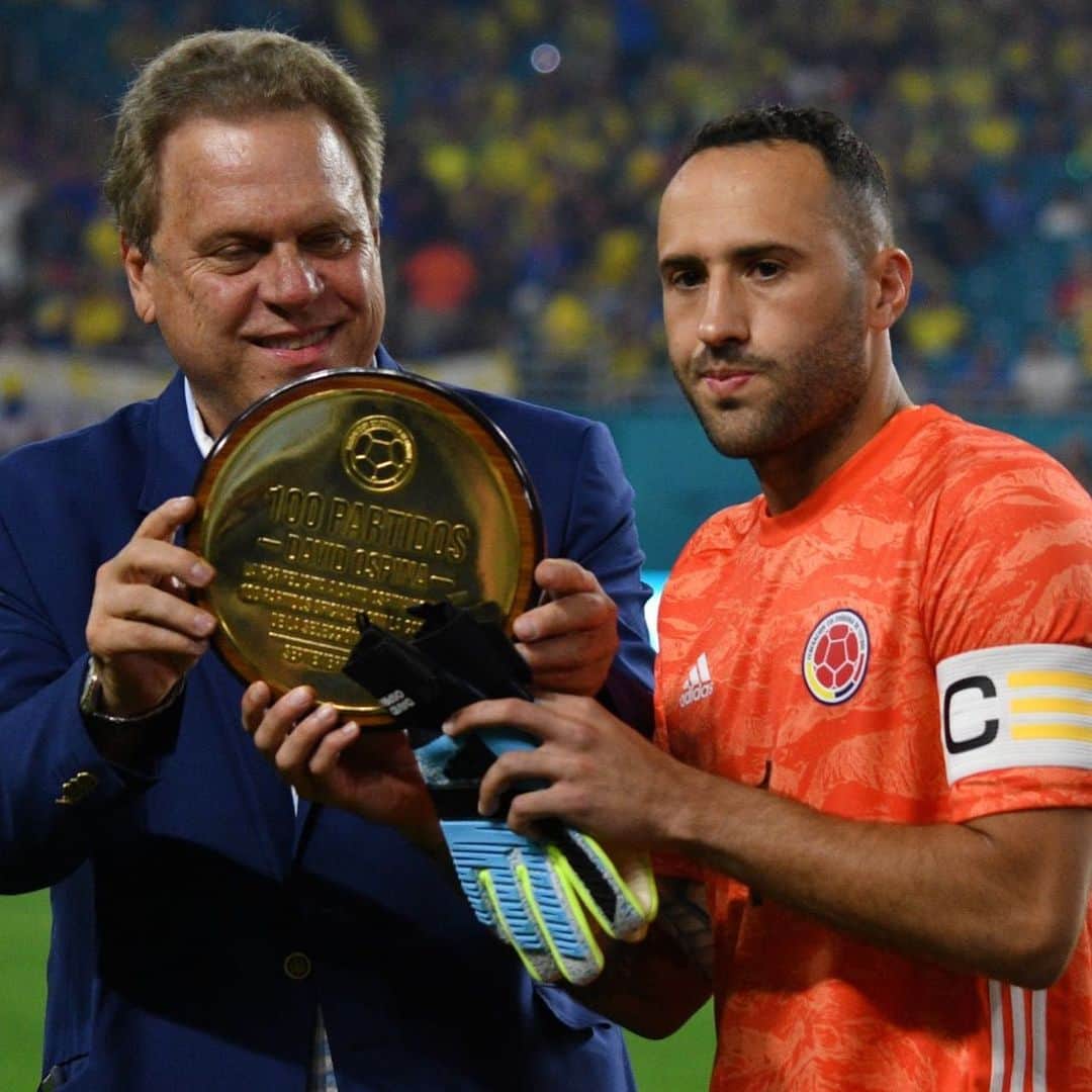のインスタグラム：「Gracias a todos por el apoyo y el cariño, cada vez más orgulloso de vestir esta camiseta . 🇨🇴💯」