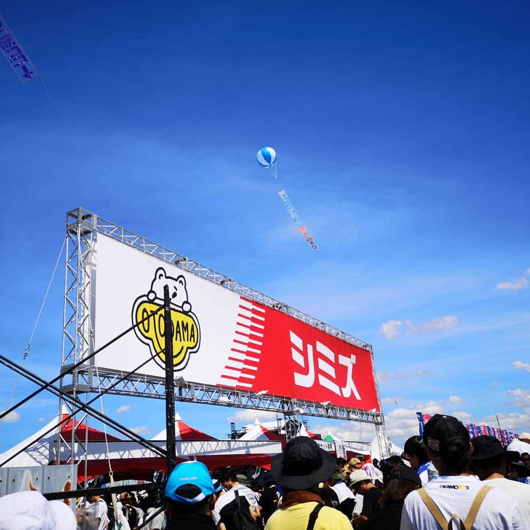 のインスタグラム：「なんという快晴。夏が終わるなぁー。 #OTODAMA2019#音泉魂 #夏フェス　#夏の終わり」